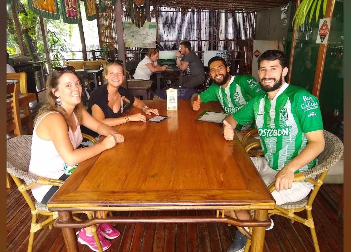 Casa Kiwi Hostel Medellin Ngoại thất bức ảnh