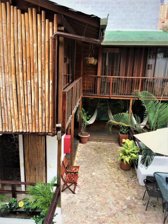 Casa Kiwi Hostel Medellin Ngoại thất bức ảnh