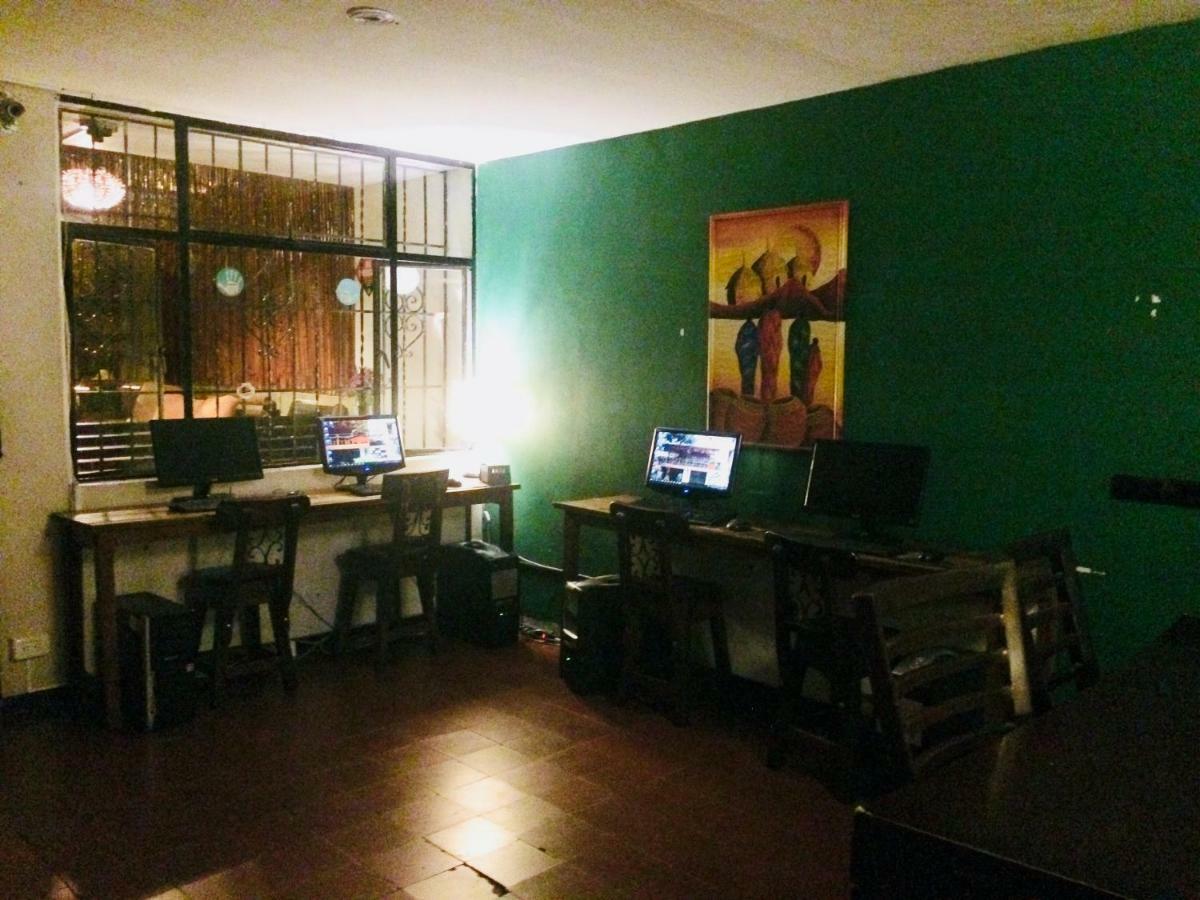 Casa Kiwi Hostel Medellin Ngoại thất bức ảnh